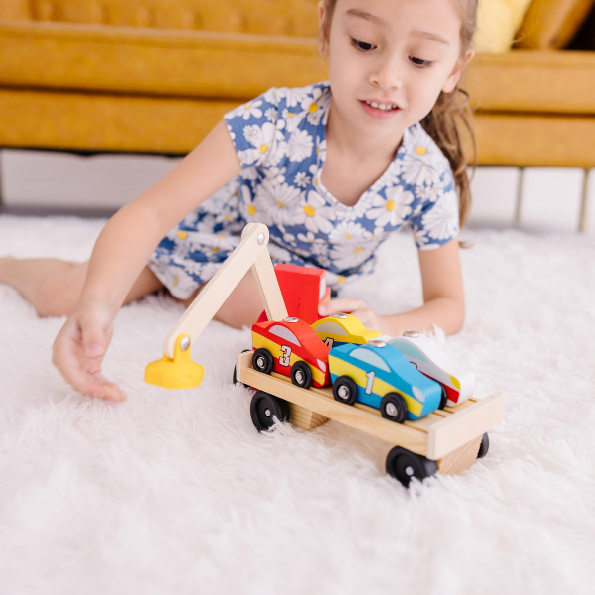 Melissa & Doug Magnetic Car Loader Wooden Toy Set with 4 Toy Cars | 6 Pieces, Wooden Truck, Detachable Trailer, Magnetic Crane, 4 Numbered Cars, Vehicle Sorting Play, Preschool Toys, Ages 3+