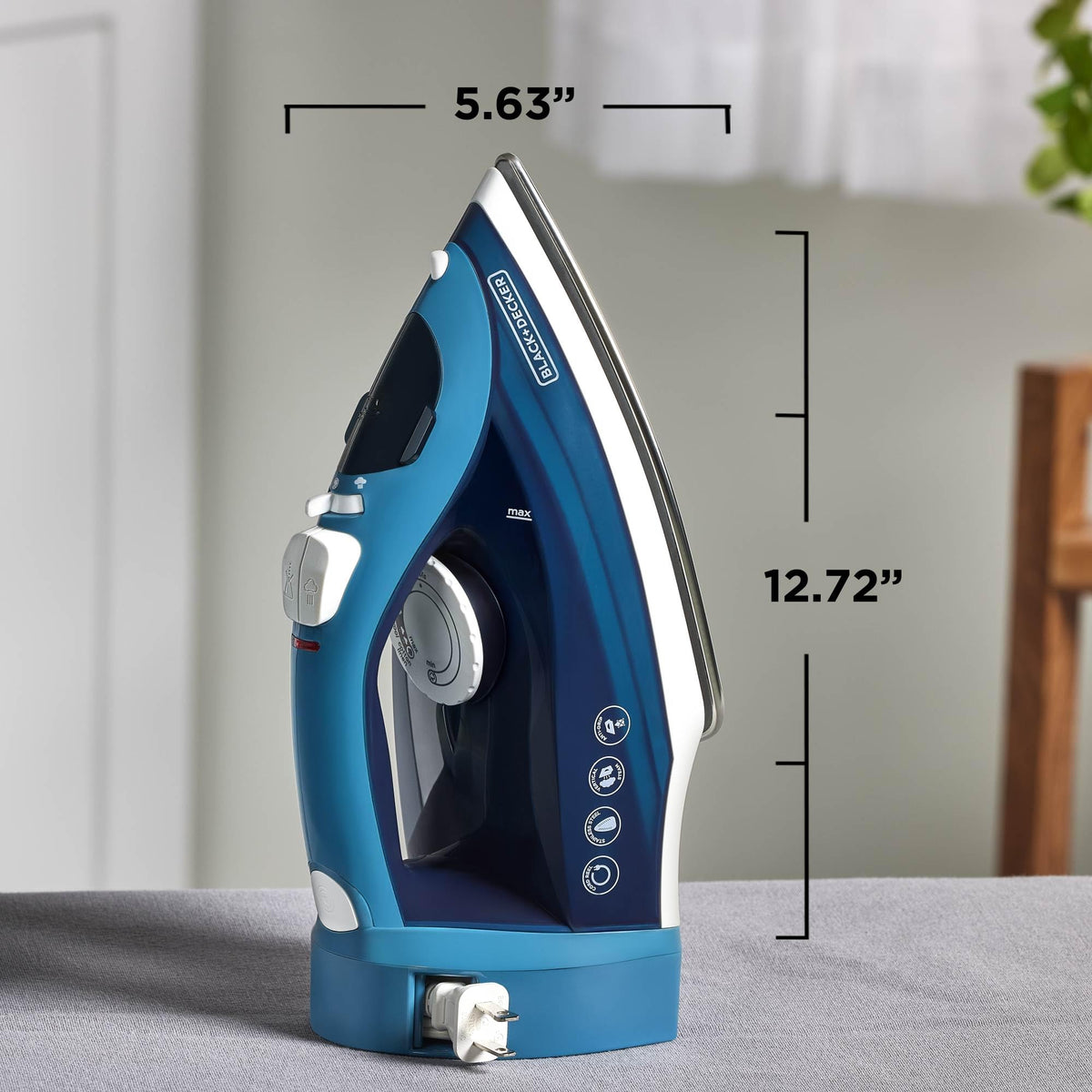 BLACK+DECKER Steam Iron for Clothes with Retractable Cord | Retractable-cord steam iron with anti-drip, vertical steam, auto clean and spray mist for easy ironing.