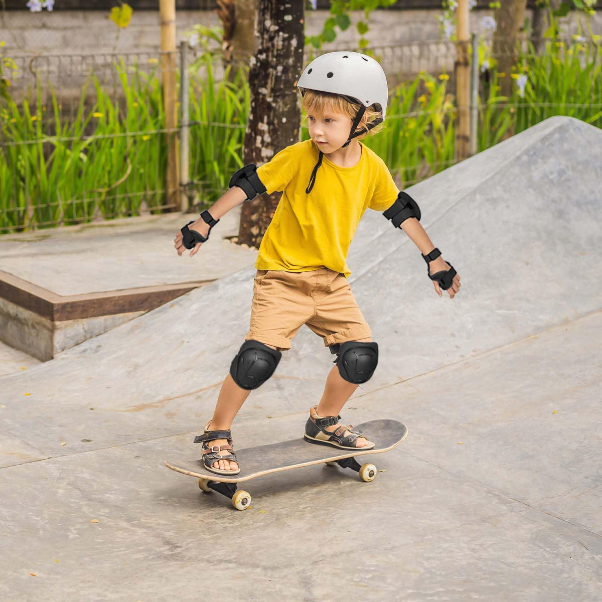 HocIece Kids/Youth Knee Pads Elbow Pads for 3-14Years Boys Girls 6 in 1 Kids Protective Gear Set Adjustable for Skating Cycling Bike Rollerblading Scooter Roller Skates